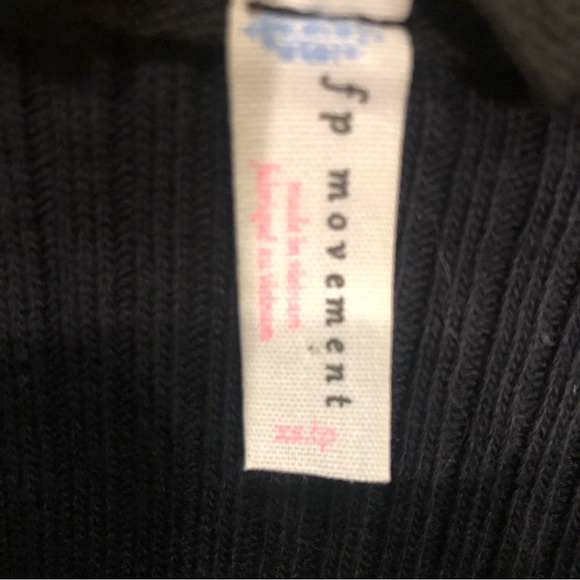 Free People Movement Ribbed snap front fitted top - Picture 8 of 8